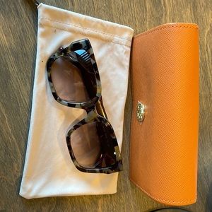NWOT Tory Burch Tortoise square sunglasses